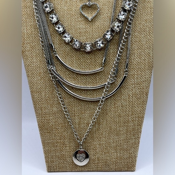 Necklaces Lot 5 Assorted Necklaces Silver Tone Necklaces - Picture 1 of 14